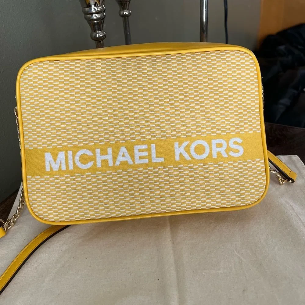 💛💛 beautiful Michael kors crossbody 💛💛